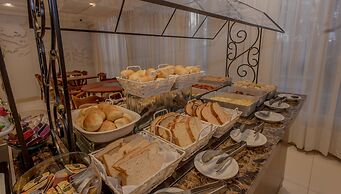 Lizon Curitiba Hotel