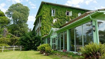 Logis Hôtels- Hôtel et Restaurant Domaine de Fompeyre