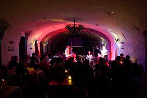 Letuchaya Mysh Hotel