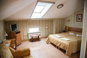 Letuchaya Mysh Hotel