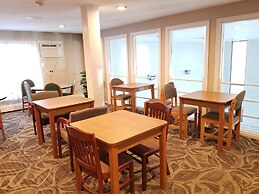 Hampton Village Inn