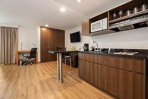 Leblón Suites Hotel