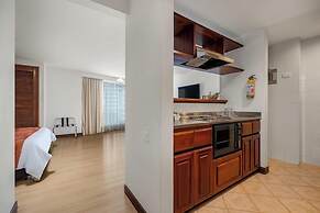 Leblón Suites Hotel