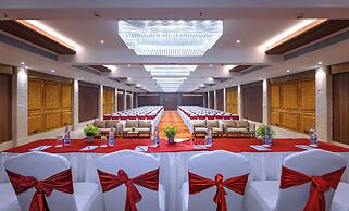Royale Sarovar Portico Agra