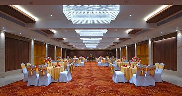 Royale Sarovar Portico Agra