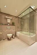 Rosslyn Central Park Hotel