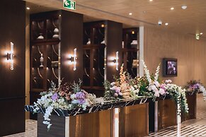 Grand Richmond Stylish Convention Hotel