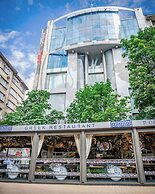 Les Fleurs Boutique Hotel