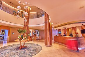 Suncoast Hotel & Towers