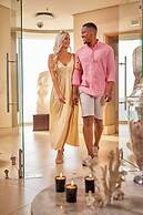 Suncoast Hotel & Towers