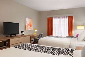 La Quinta Inn & Suites by Wyndham Lackawanna