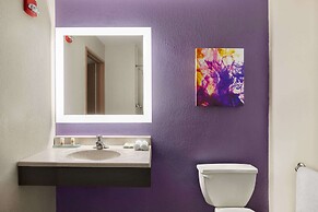 La Quinta Inn & Suites by Wyndham Lackawanna