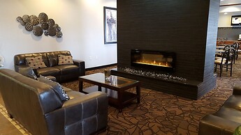 Expressway Suites Fargo