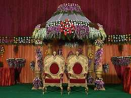 Featherlite Evoma Hotel