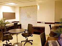 Featherlite Evoma Hotel