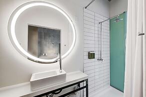 NYLO Dallas Plano Hotel, Tapestry Collection by Hilton