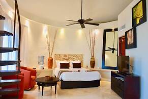 Playa Palms Beach Hotel