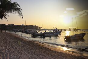 Playa Palms Beach Hotel