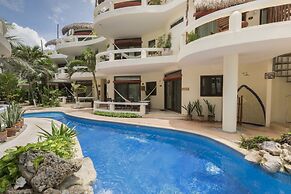 Playa Palms Beach Hotel