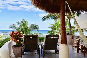 Playa Palms Beach Hotel