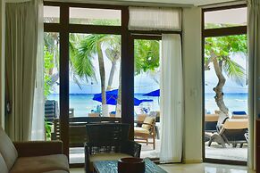 Playa Palms Beach Hotel