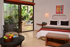 Playa Palms Beach Hotel