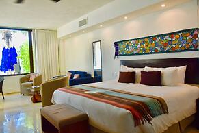 Playa Palms Beach Hotel