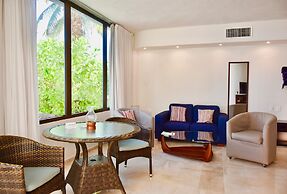 Playa Palms Beach Hotel