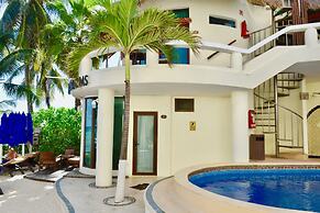 Playa Palms Beach Hotel