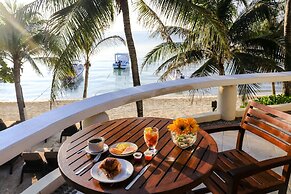 Playa Palms Beach Hotel