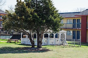 Castle Inn & Suites By OYO Chickasha