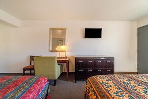 Castle Inn & Suites By OYO Chickasha