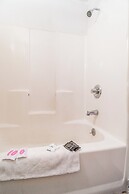 Castle Inn & Suites By OYO Chickasha