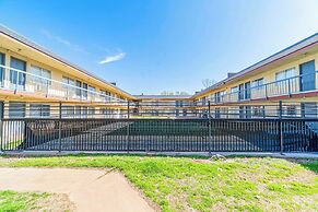 Castle Inn & Suites By OYO Chickasha