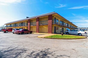 Castle Inn & Suites By OYO Chickasha