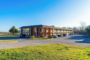 Castle Inn & Suites By OYO Chickasha