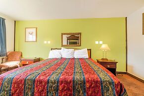 Castle Inn & Suites By OYO Chickasha