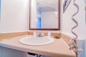Castle Inn & Suites By OYO Chickasha