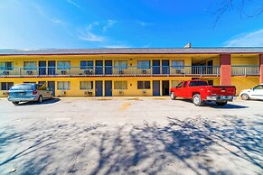 Castle Inn & Suites By OYO Chickasha