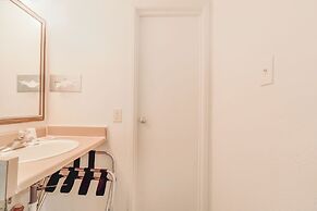 Castle Inn & Suites By OYO Chickasha