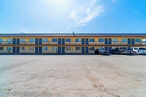 Castle Inn & Suites By OYO Chickasha