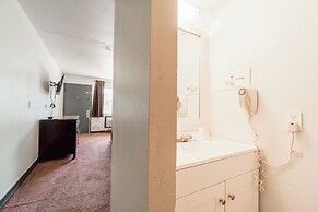 Castle Inn & Suites By OYO Chickasha
