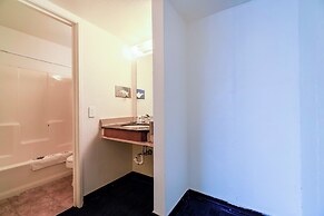 Castle Inn & Suites By OYO Chickasha