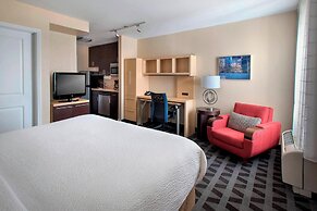TownePlace Suites by Marriott Republic Airport Long Island