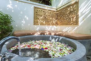 AMATAO Tropical Residence