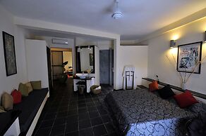 AMATAO Tropical Residence