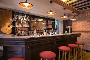 AMATAO Tropical Residence