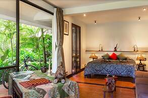 AMATAO Tropical Residence