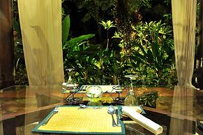 AMATAO Tropical Residence