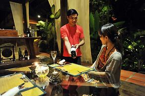 AMATAO Tropical Residence